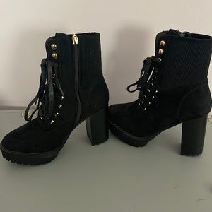Heeled boots